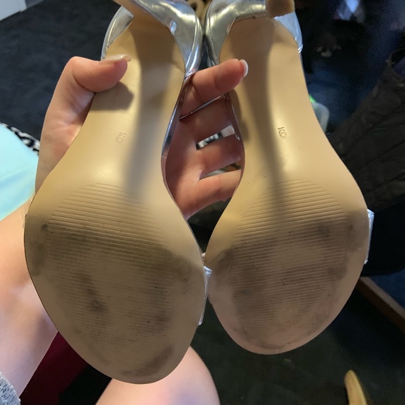 Heels - Picture 2 of 2